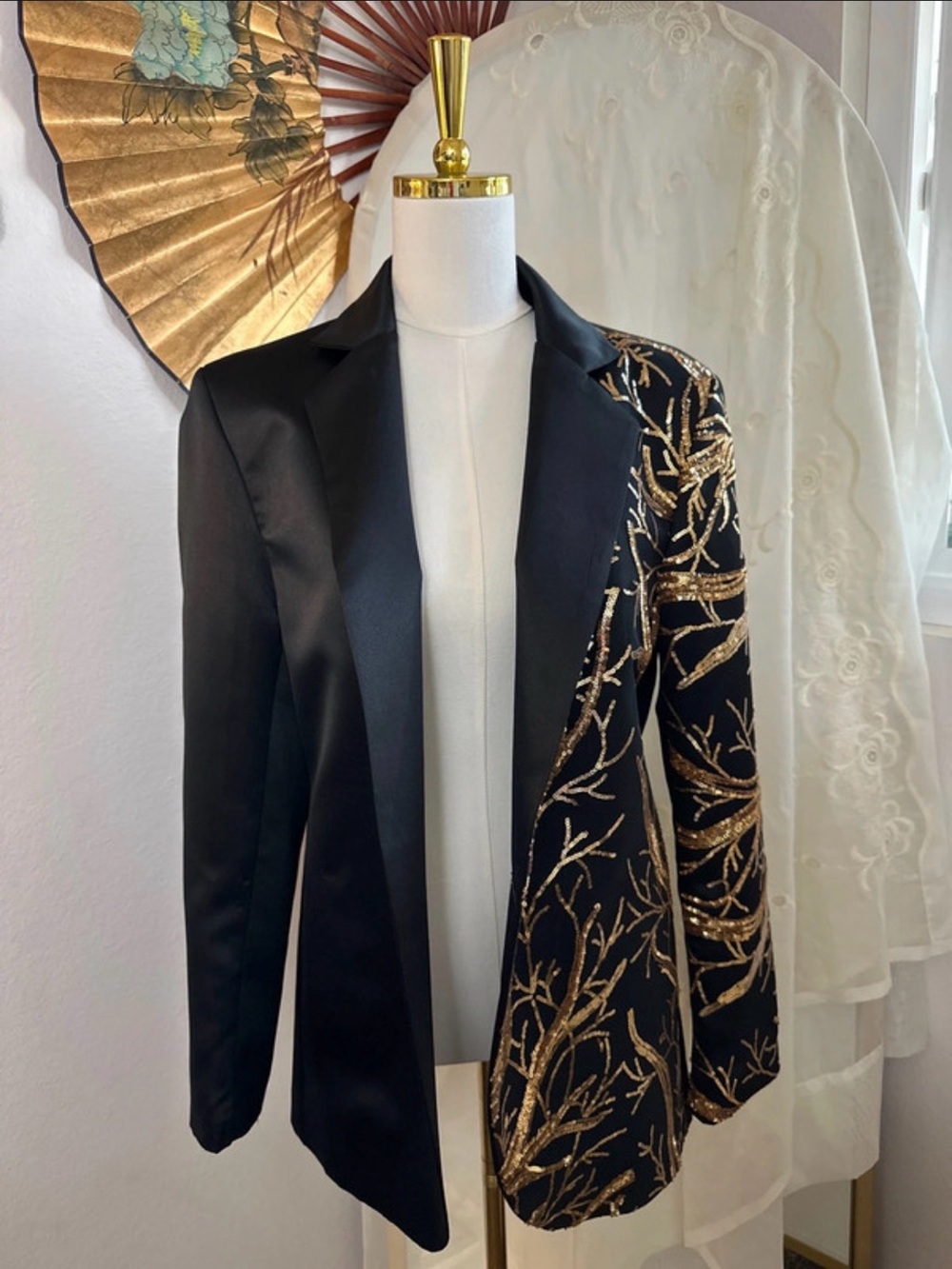 Cloudstyle Asymmetric Split Gold Sequin Tuxedo Blazer